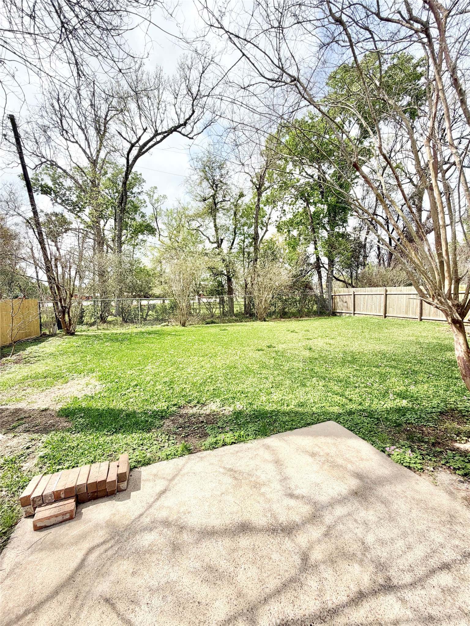 98 Sparrow Way Beaumont, TX 77707 - Photo 20 of 25 a view of a park with large trees