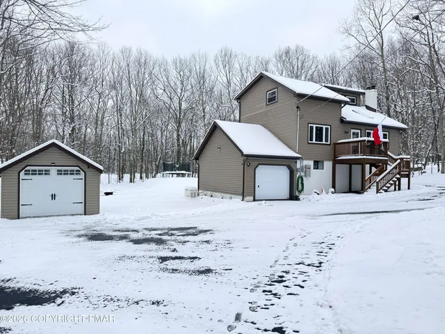 $2,350 | 675 Whippoorwill Drive, Bushkill, PA 18324