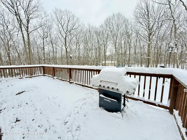 $2,350 | 675 Whippoorwill Drive, Bushkill, PA 18324