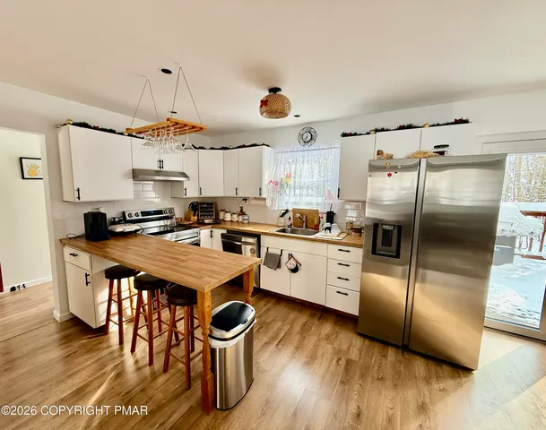 $2,350 | 675 Whippoorwill Drive, Bushkill, PA 18324