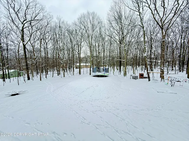 $2,350 | 675 Whippoorwill Drive, Bushkill, PA 18324