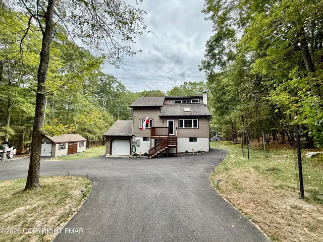 $2,350 | 675 Whippoorwill Drive, Bushkill, PA 18324