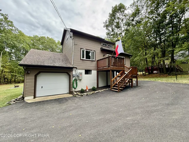 $2,350 | 675 Whippoorwill Drive, Bushkill, PA 18324