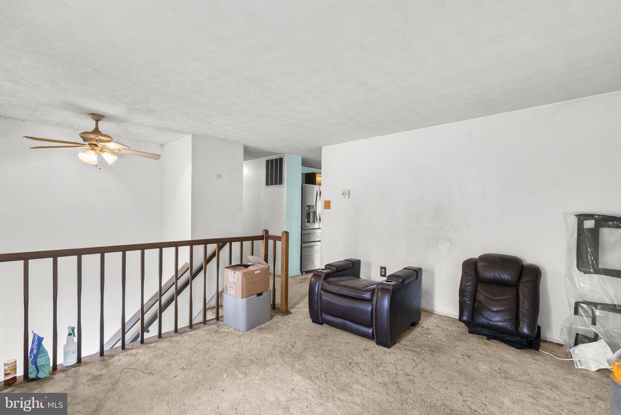 15 Russet Court Baltimore, MD 21221 - Photo 3 of 29 Living Room