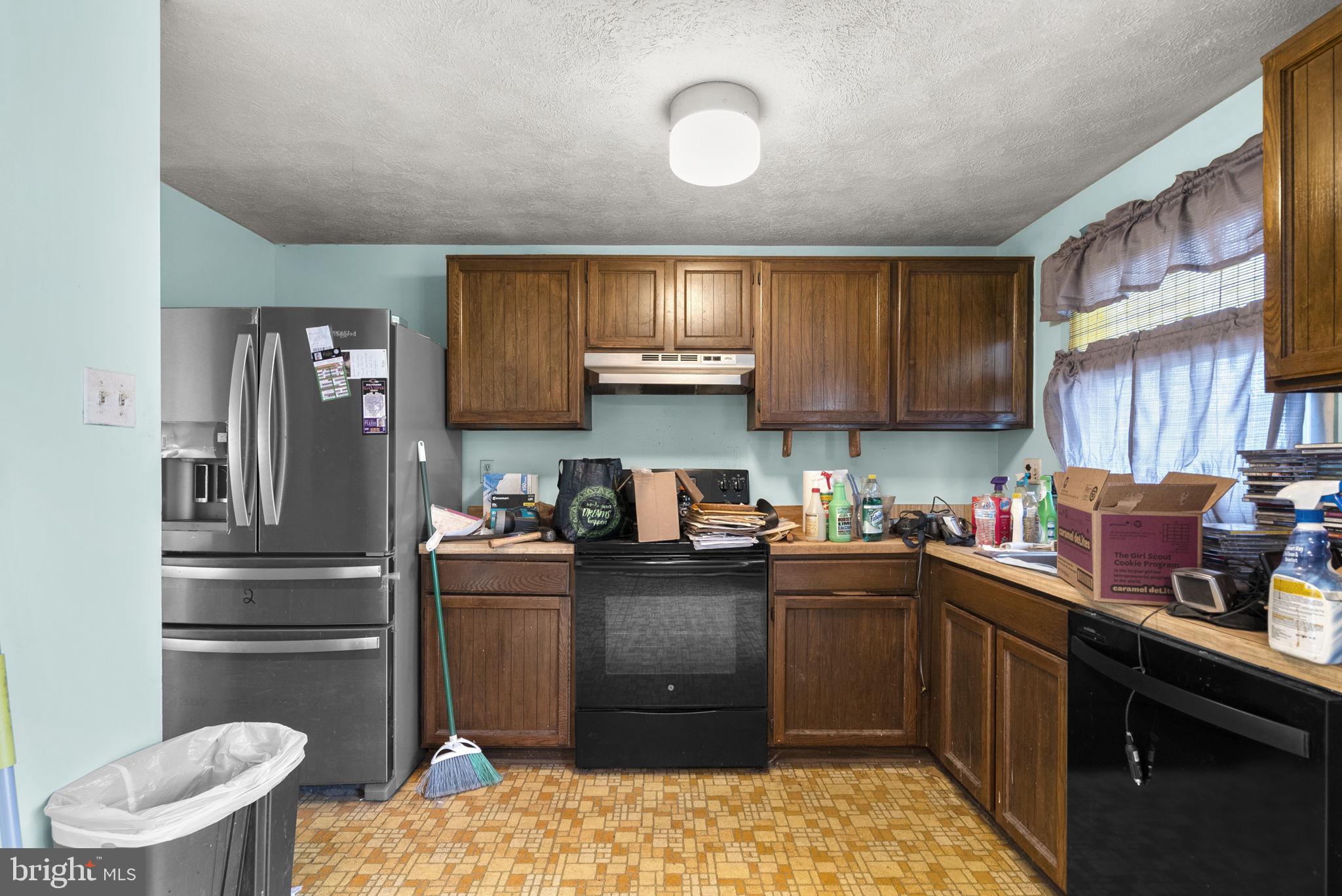 15 Russet Court Baltimore, MD 21221 - Photo 7 of 29 Kitchen