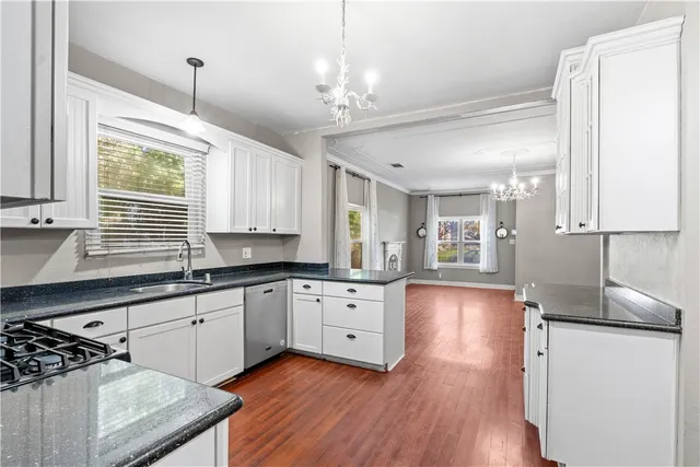 $699,999 | 4073 Cedar Street, Riverside, CA 92501