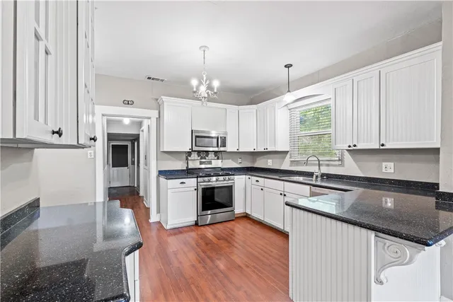 $699,999 | 4073 Cedar Street, Riverside, CA 92501