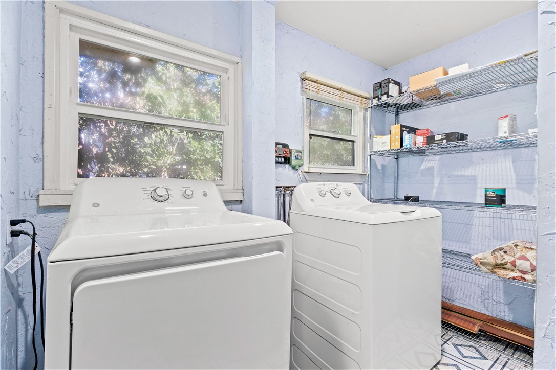 4073 Cedar Street Riverside, CA 92501 - Photo 29 of 46 a utility room with dryer and washer