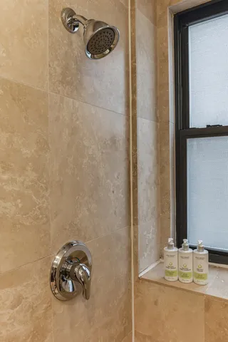 $4,200 | 70 East Walton Street, Unit 903, Chicago, IL 60611