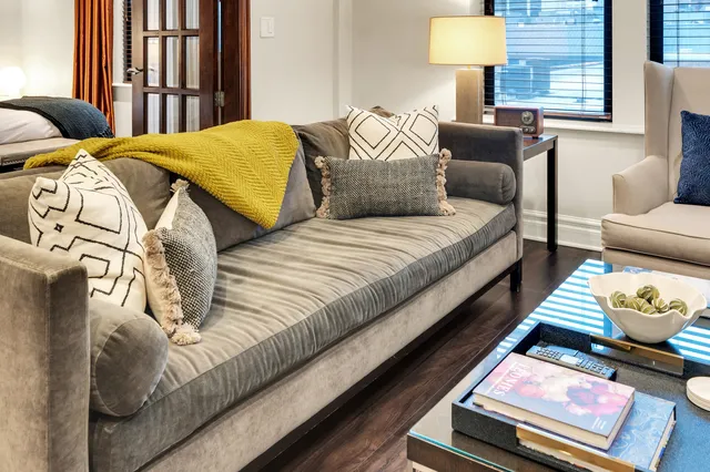 $4,200 | 70 East Walton Street, Unit 903, Chicago, IL 60611