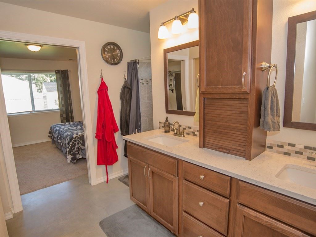 2411 North Long Road Spokane Valley, WA 99016 - Photo 11 of 20