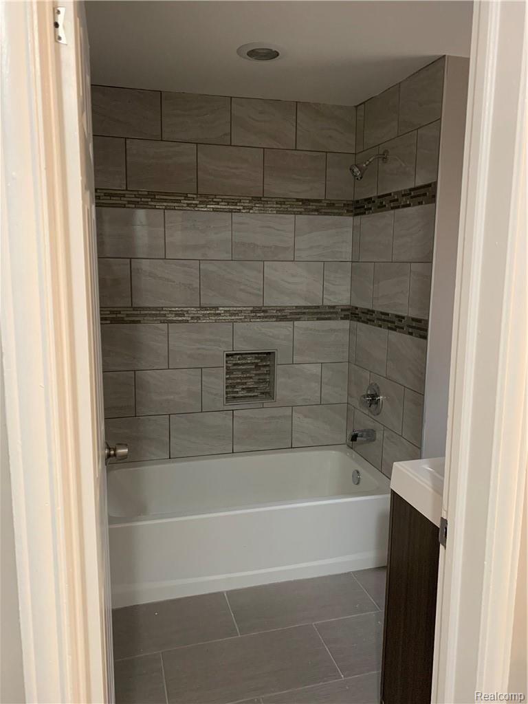 8136 Meyers Road Detroit, MI 48228 - Photo 19 of 27 IMG_0668.JPG