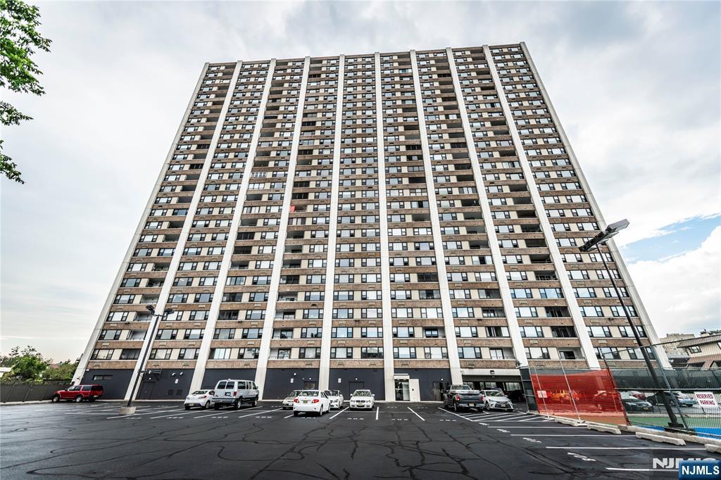 250 Gorge Road, Unit 8C Cliffside Park, NJ 07010 - Photo 41 of 43 front view of a building