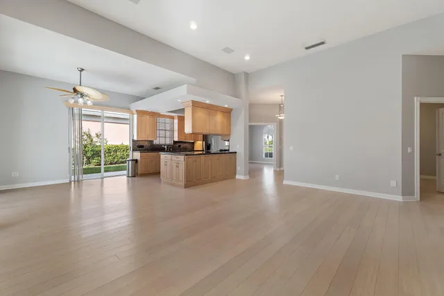 a view of livingroom with furniture