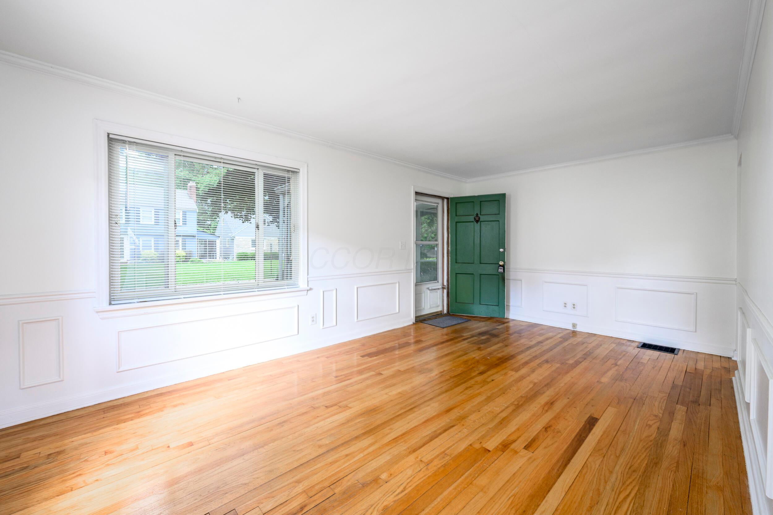 285 East Weisheimer Road Columbus, OH 43214 - Photo 6 of 28
