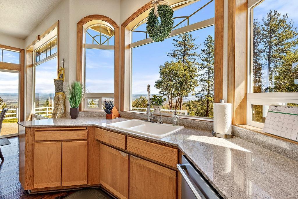 2099 Knowles Road Medford, OR 97501 - Photo 14 of 35 Additional Photo