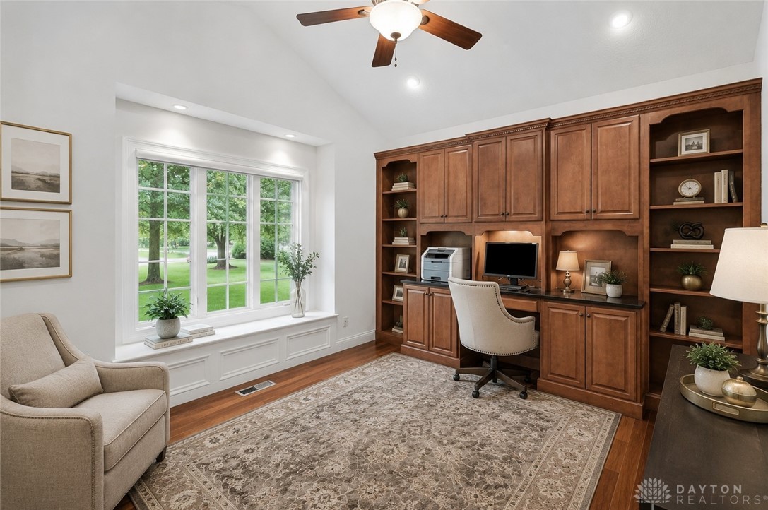 8010 Country Brook Court Springboro, OH 45066 - Photo 4 of 47