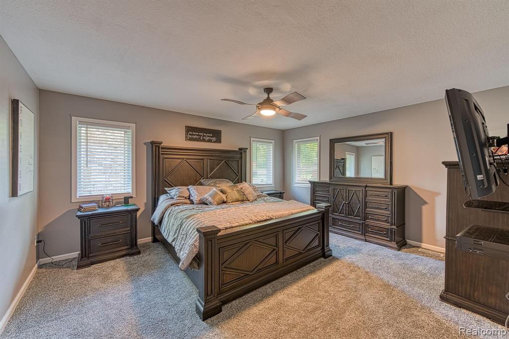 6571 Clover Road Lambertville, MI 48144 - Photo 21 of 35 Gallery Image 21