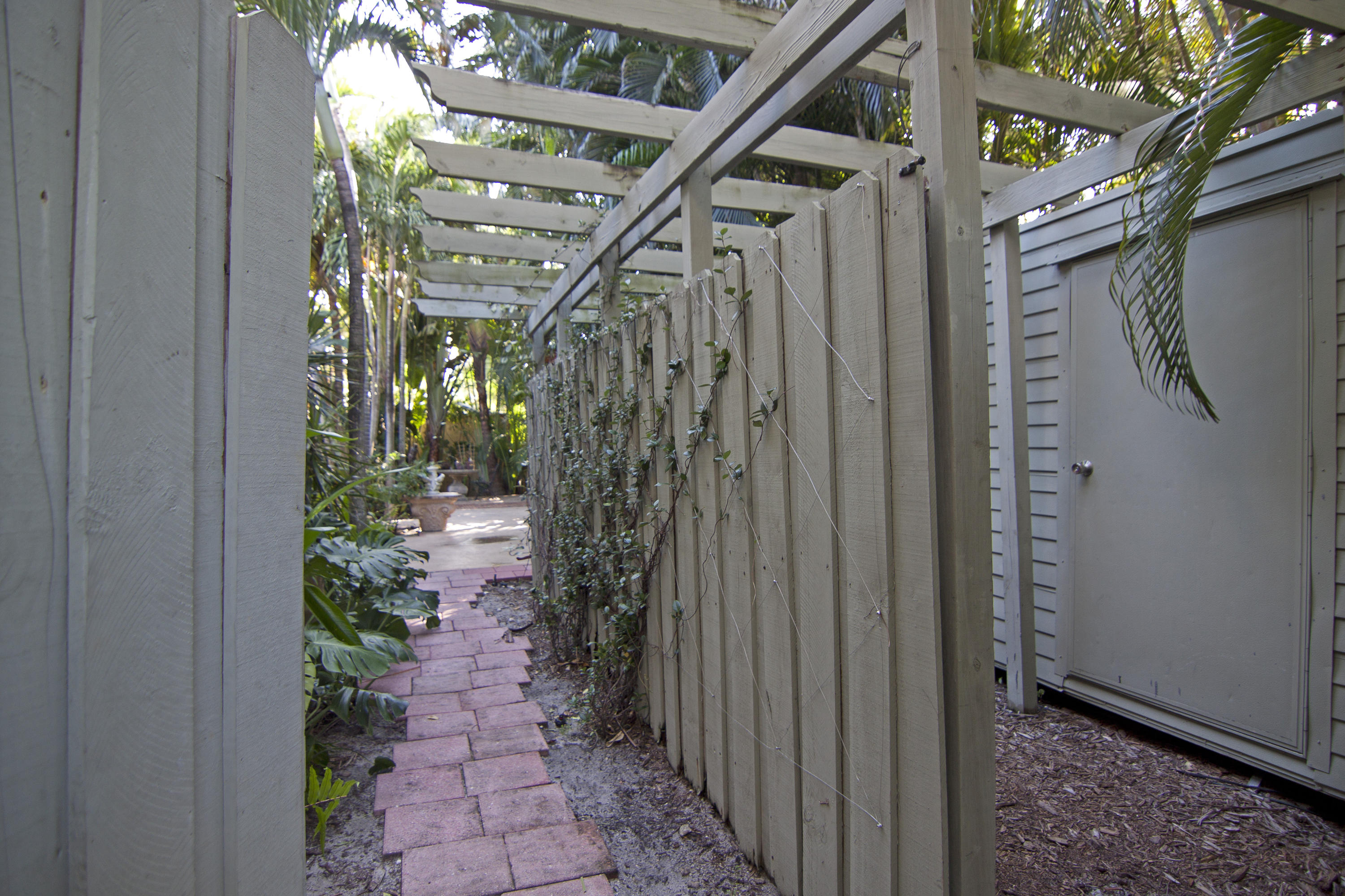 530 Sunset Road West Palm Beach, FL 33401 - Photo 23 of 24 IMG_9282