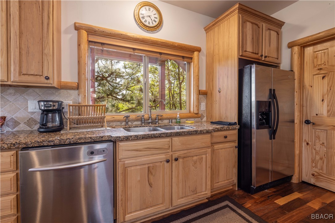 39737 Flicker Road Fawnskin, CA 92333 - Photo 15 of 49