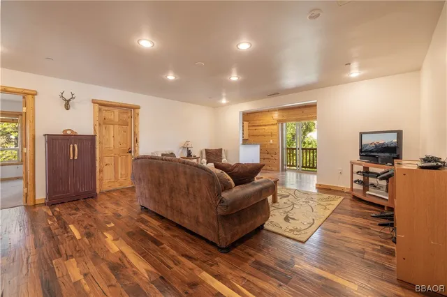 $1,449,900 | 39737 Flicker Road, Fawnskin, CA 92333