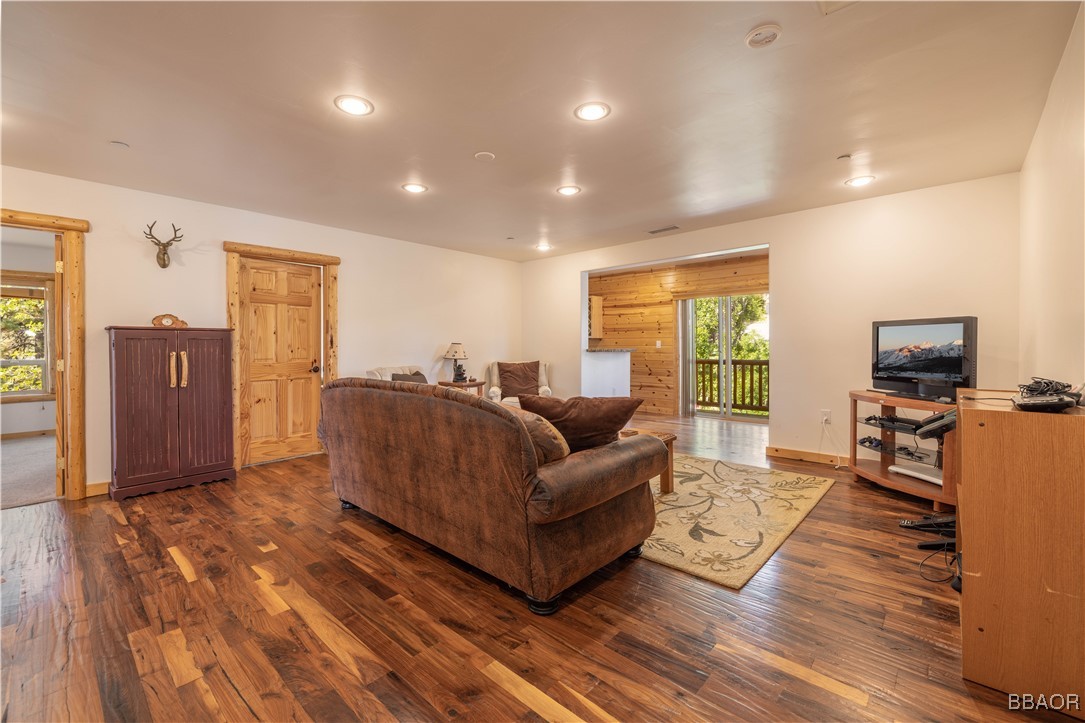 39737 Flicker Road Fawnskin, CA 92333 - Photo 31 of 49