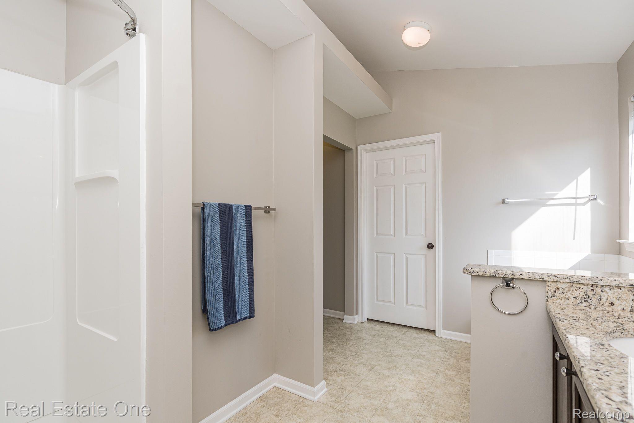 3267 Bathurst Avenue Rochester, MI 48309 - Photo 26 of 37 Gallery Image 26