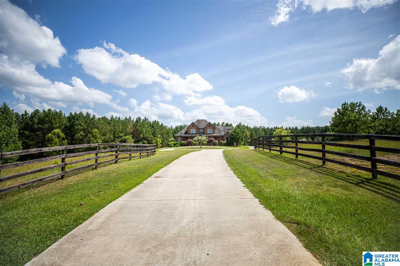 104 Shire Valley Road Columbiana, AL 35051 - Photo 2 of 34