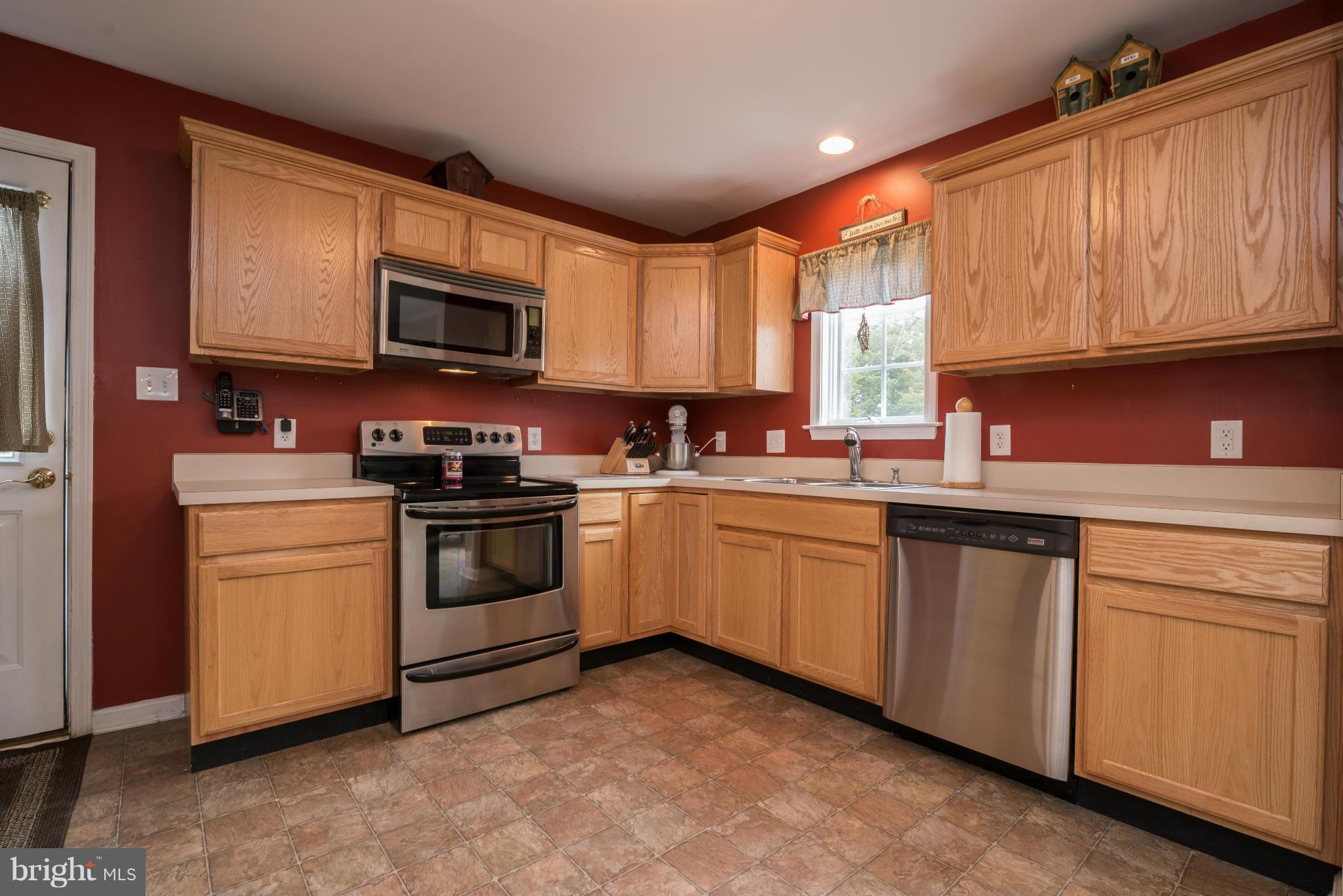 339 Quarry Road Bunker Hill, WV 25413 - Photo 4 of 30 Kitchen