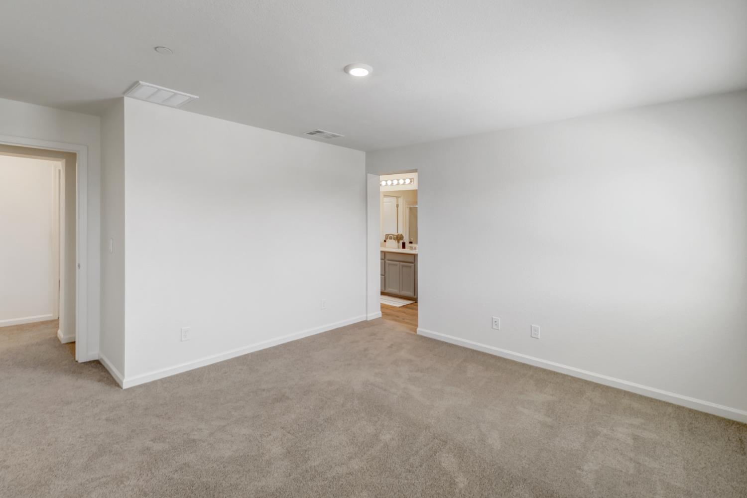 2887 Krone Way Antelope, CA 95843 - Photo 20 of 46 an empty room with an entryway