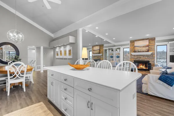 $1,100,000 | 12 Abbey Villa Circle, Unit B, Fontana, WI 53125