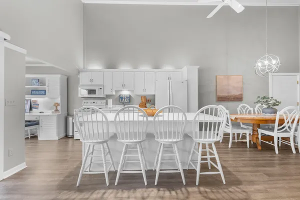 $1,100,000 | 12 Abbey Villa Circle, Unit B, Fontana, WI 53125