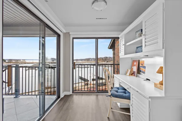 $1,100,000 | 12 Abbey Villa Circle, Unit B, Fontana, WI 53125