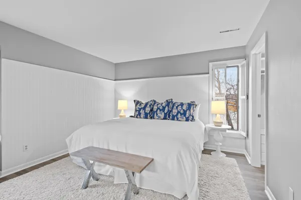 $1,100,000 | 12 Abbey Villa Circle, Unit B, Fontana, WI 53125