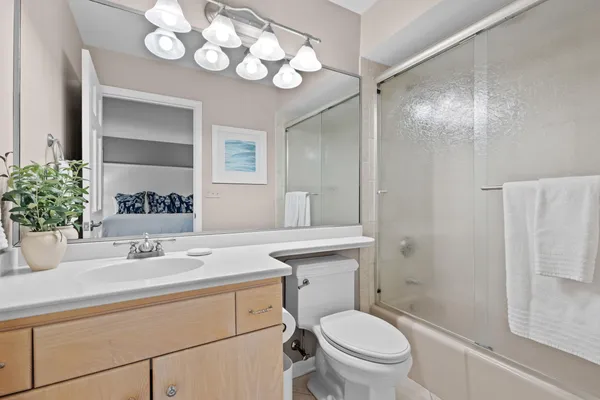 $1,100,000 | 12 Abbey Villa Circle, Unit B, Fontana, WI 53125