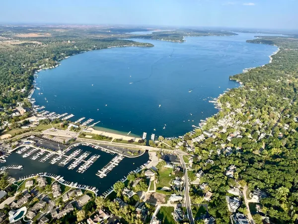 $1,100,000 | 12 Abbey Villa Circle, Unit B, Fontana, WI 53125