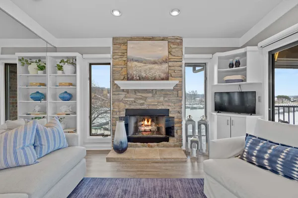 $1,100,000 | 12 Abbey Villa Circle, Unit B, Fontana, WI 53125