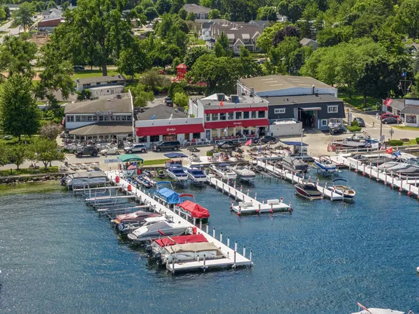 $1,100,000 | 12 Abbey Villa Circle, Unit B, Fontana, WI 53125