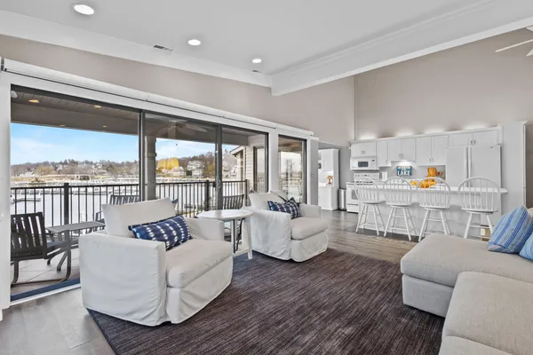 $1,100,000 | 12 Abbey Villa Circle, Unit B, Fontana, WI 53125