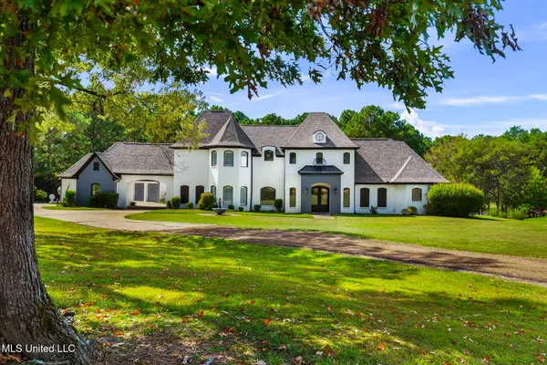 $844,900 | 131 Lakeshire Parkway, Canton, MS 39046