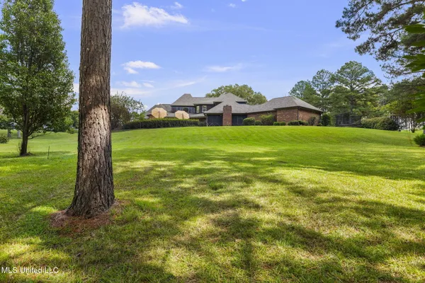 $844,900 | 131 Lakeshire Parkway, Canton, MS 39046