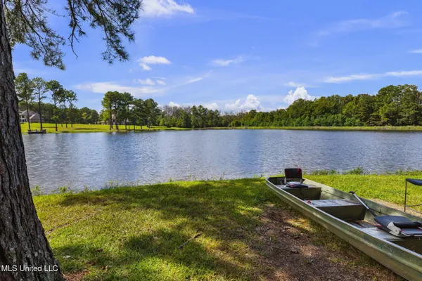 $844,900 | 131 Lakeshire Parkway, Canton, MS 39046