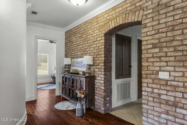 $844,900 | 131 Lakeshire Parkway, Canton, MS 39046