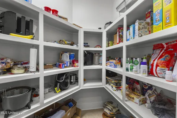 $844,900 | 131 Lakeshire Parkway, Canton, MS 39046