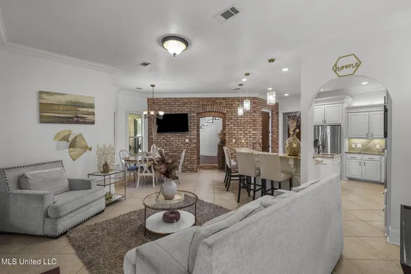 $844,900 | 131 Lakeshire Parkway, Canton, MS 39046