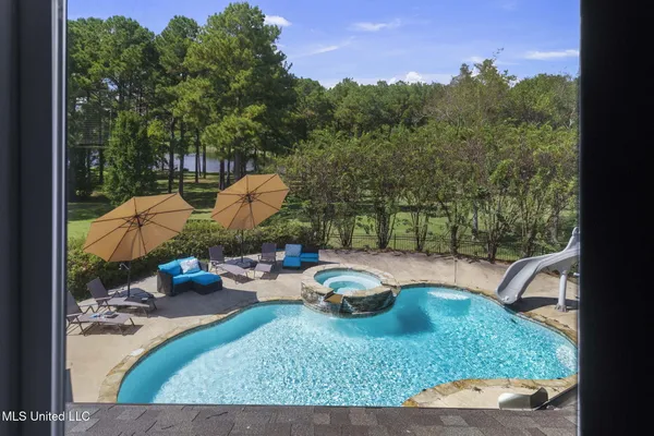 $844,900 | 131 Lakeshire Parkway, Canton, MS 39046