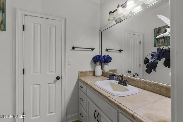 $844,900 | 131 Lakeshire Parkway, Canton, MS 39046