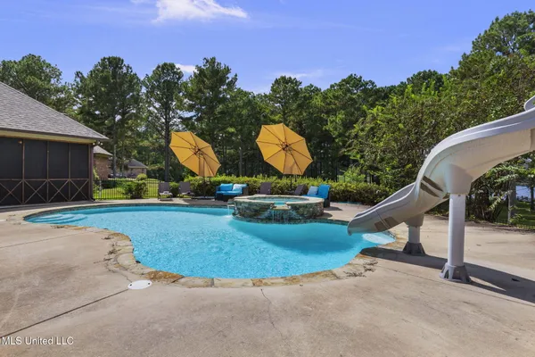 $844,900 | 131 Lakeshire Parkway, Canton, MS 39046