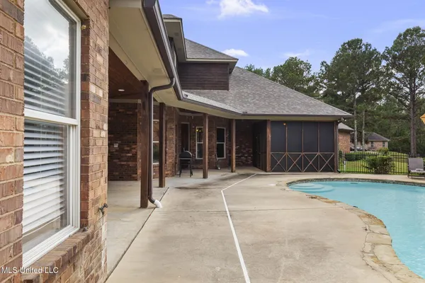 $844,900 | 131 Lakeshire Parkway, Canton, MS 39046