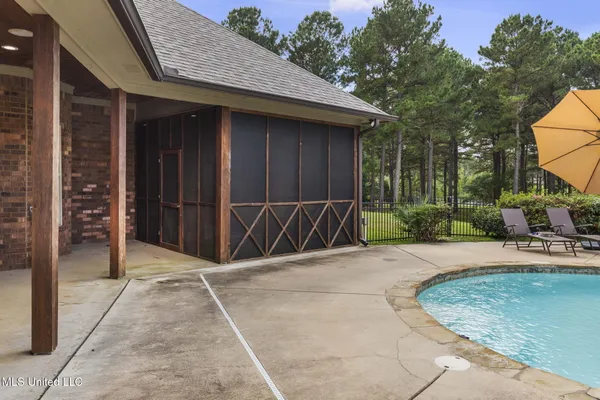 $844,900 | 131 Lakeshire Parkway, Canton, MS 39046